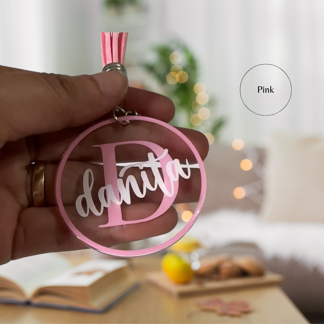 Personalised name keyring in word style – acrylic gift keychain.